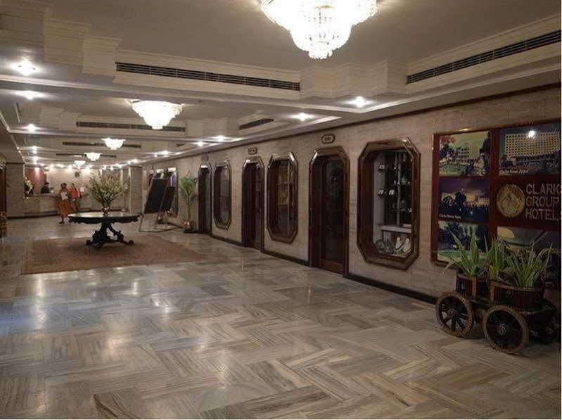 Hotel Clarks Varanasi Limited Kültér fotó