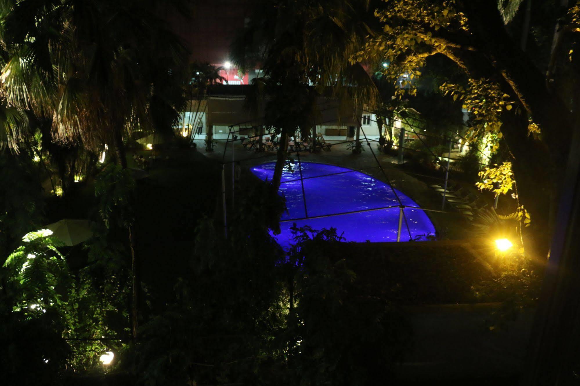 Hotel Clarks Varanasi Limited Kültér fotó