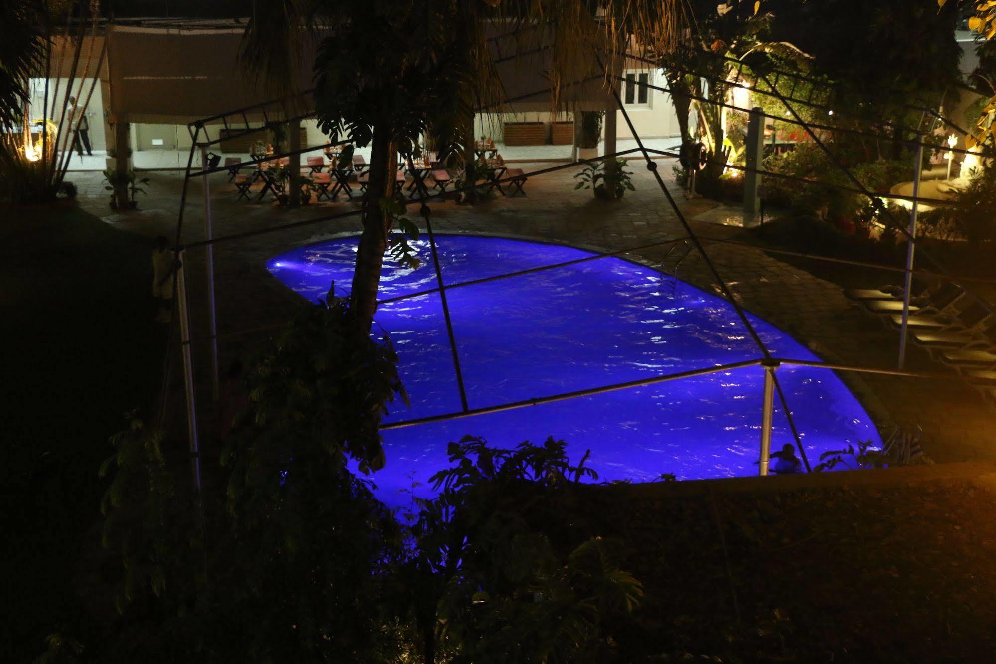 Hotel Clarks Varanasi Limited Kültér fotó